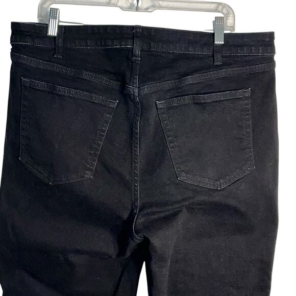 Universal Thread Mid-Rise 80s Slim Capri Jeans Black Size 17 - Picture 4 of 8